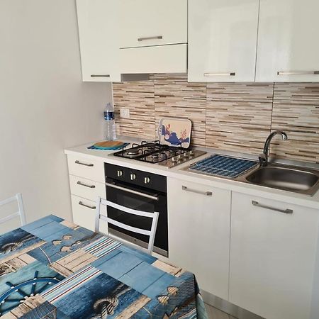 A Due Passi Dal Mare Apartment Фавиняна Екстериор снимка